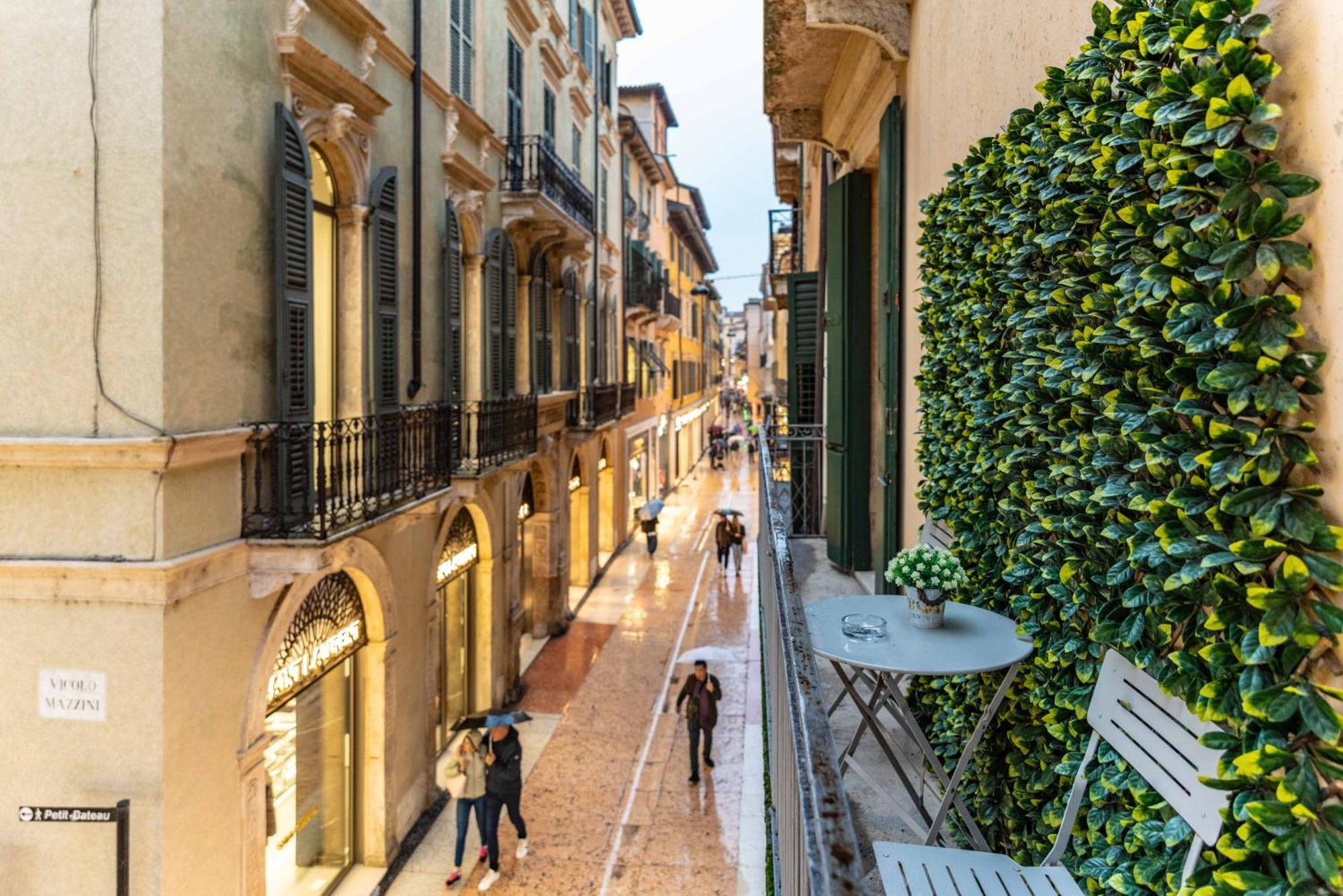 -Near Arena & Giuletta- Pet Friendly Mazzini Palace Verona Exteriör bild